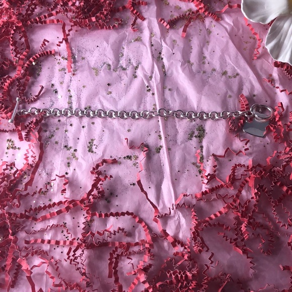 Silver-plated heart toggle bracelet - Picture 3 of 4